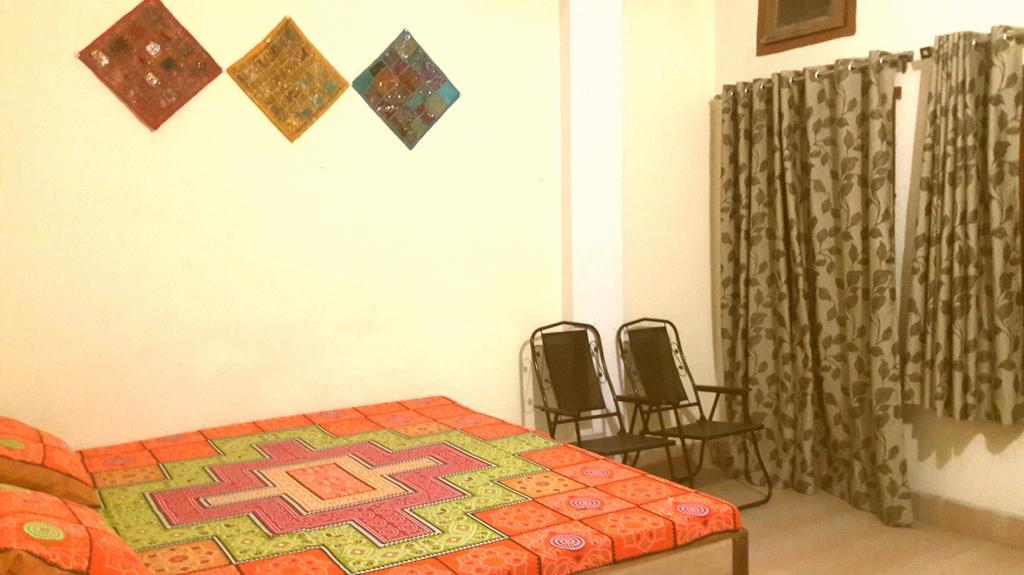 Bona Cafe Restaurant & Sala Guest House Varanasi Bilik gambar