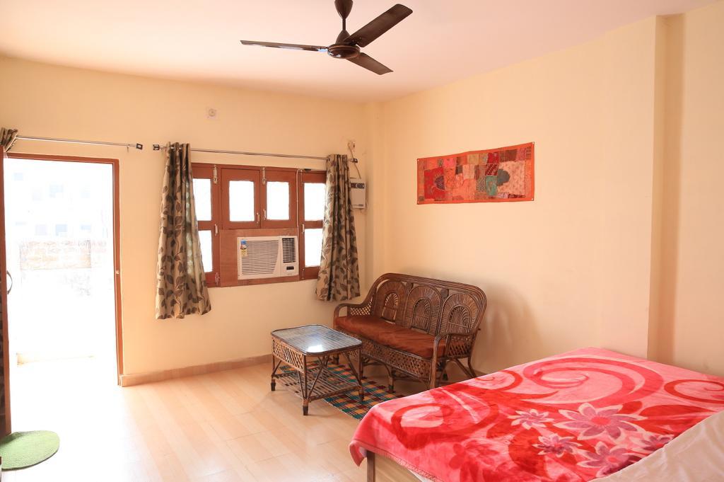 Bona Cafe Restaurant & Sala Guest House Varanasi Bilik gambar